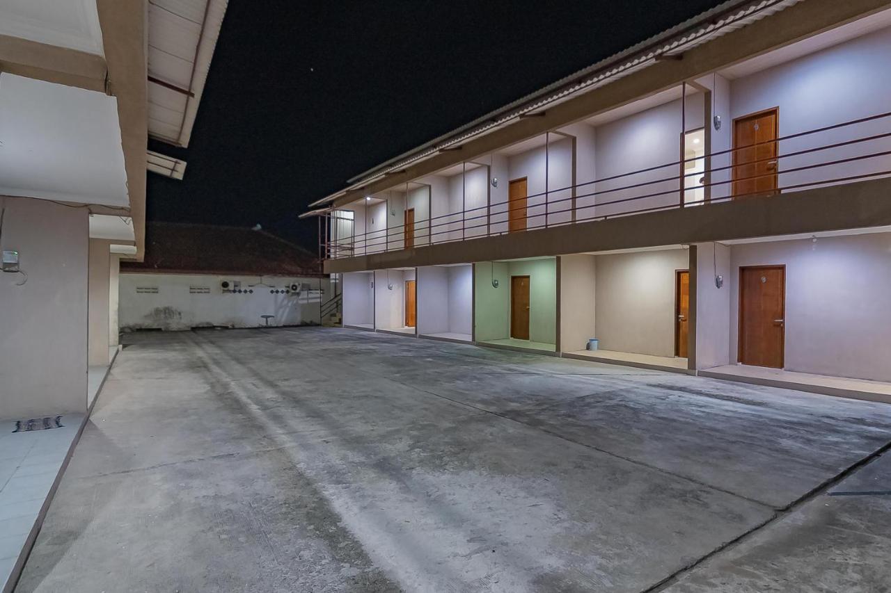 Reddoorz Plus At Bukit Cinta Street Balikpapan Klandasan Kecil Exterior photo