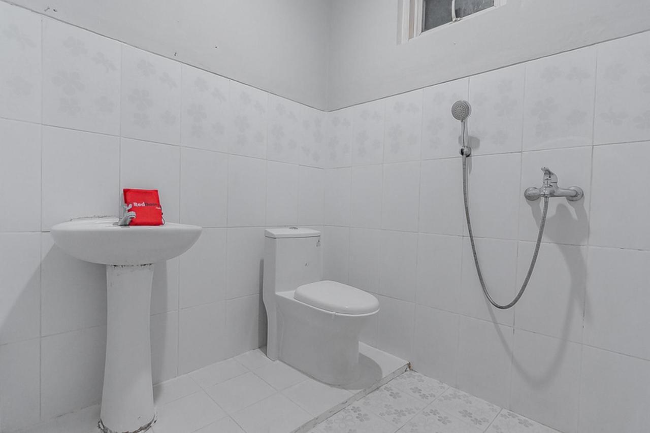 Reddoorz Plus At Bukit Cinta Street Balikpapan Klandasan Kecil Exterior photo